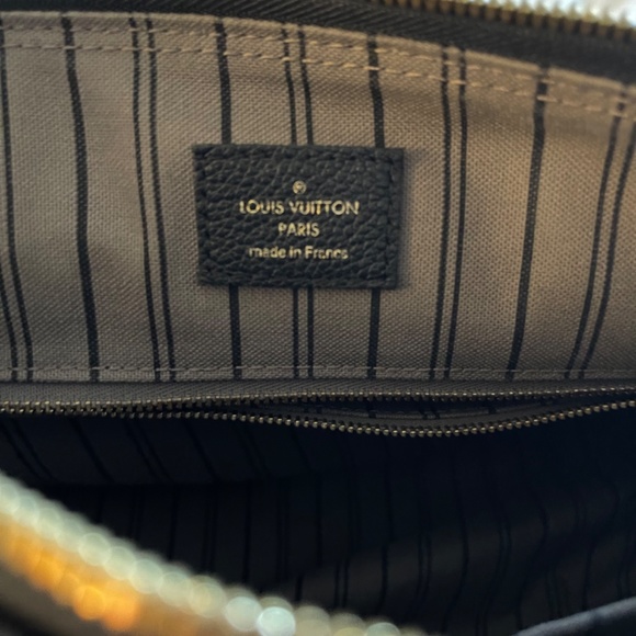 Louis Vuitton - Picture 4 of 8